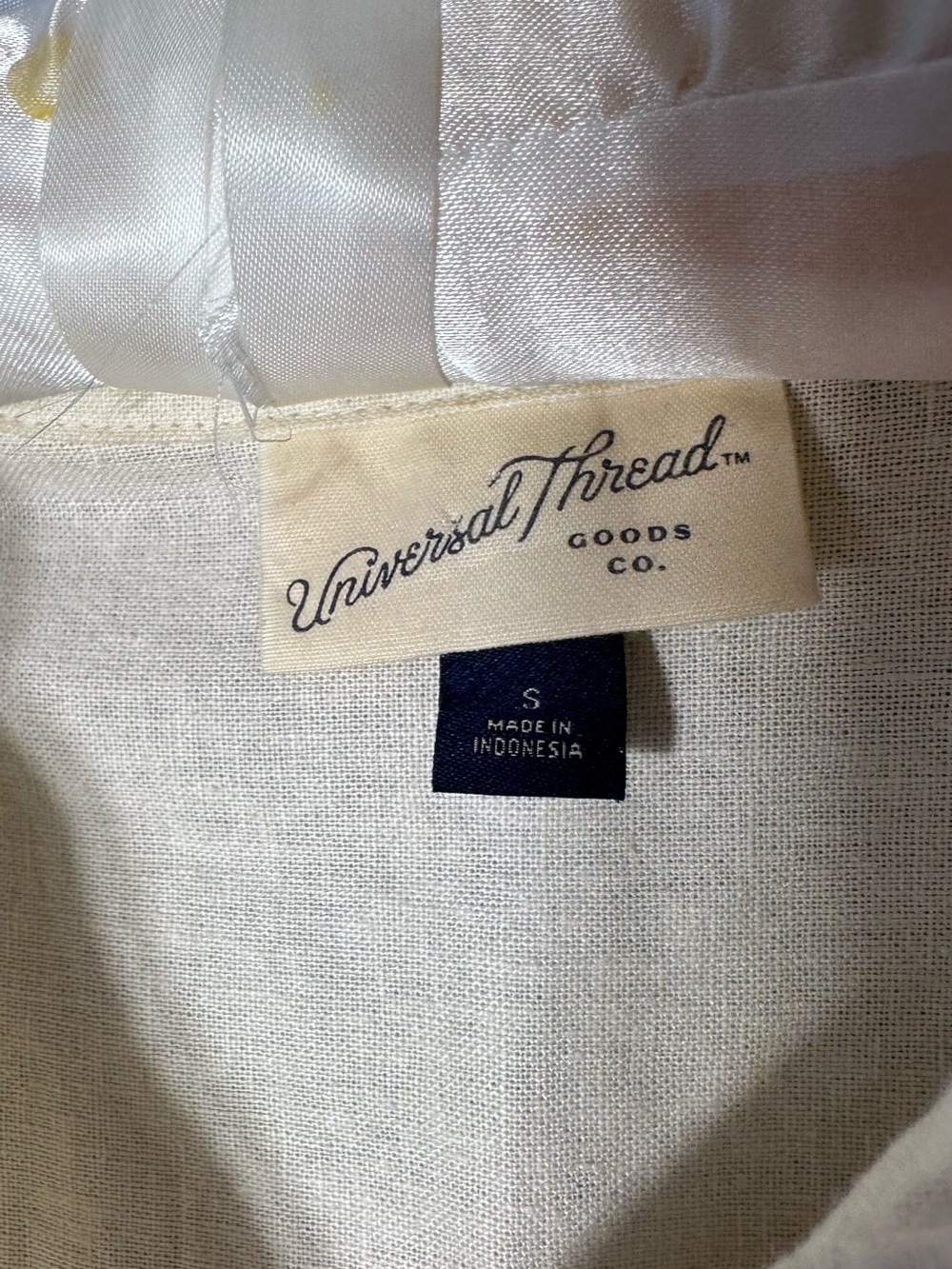 Universal Thread Cream Button-Front Drawstring One-Piece Romper - Picture 6 of 7